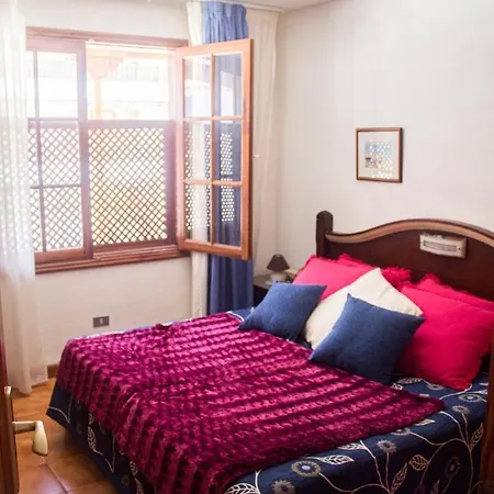 Beachfront & Sunny Gigantes Apartment *