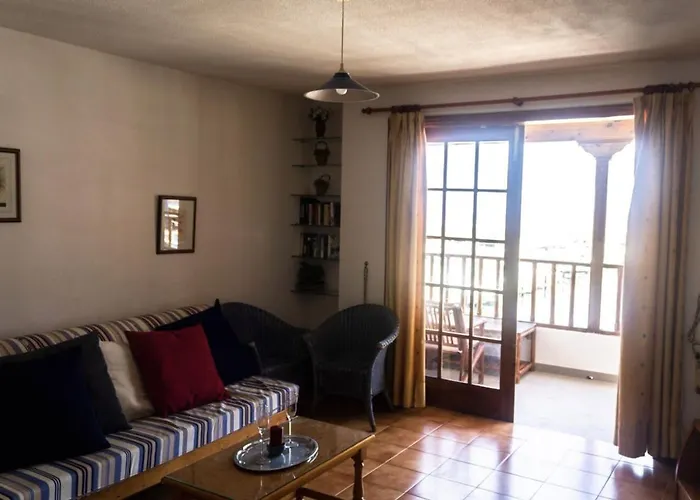 Beachfront & Sunny Gigantes *